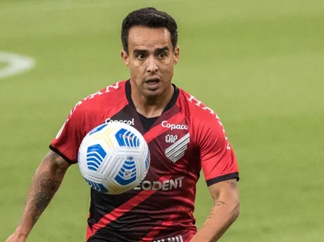 Fora dos planos do Furacão, Jadson deve ser anunciado por clube da Série B nas próximas horas