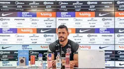 Giuliano defendeu o, constantemente criticado, técnico Sylvinho (Foto: Divulgação)