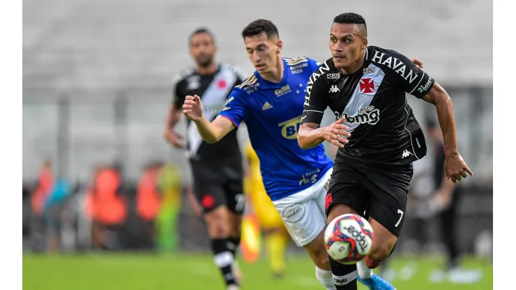 Léo Jabá está suspenso para a partida contra o Brusque (Foto: Thiago Ribeiro/AGIF)