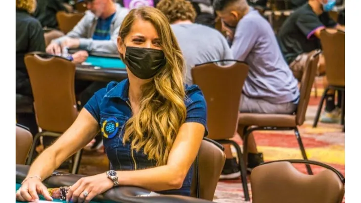 Sofia Lovgren é uma jogadora sueca que passou dicas de tells online (Foto: Reprodução Facebook)