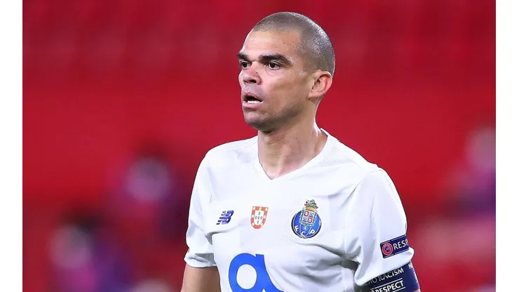 Pepe durante jogo em pré-temporada do Porto (Getty Images)