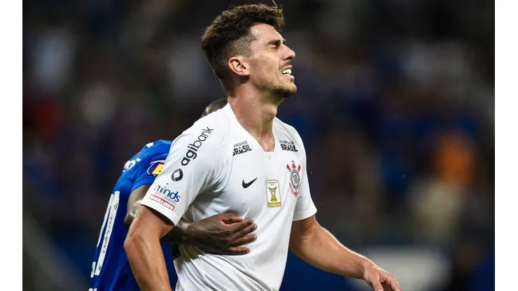 Danilo Avelar foi afastado do Corinthians após episódio de racismo