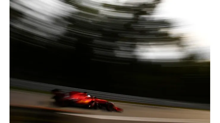 Charles Leclerc terá 10 cv a mais de potência para o GP da Rùssia (Foto: Getty Images)