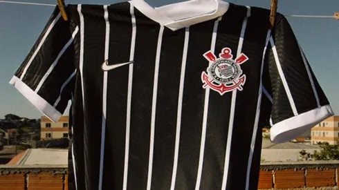 Fotos da nova terceira camisa do Corinthians são vazadas antes do lançamento; confira. (Foto: reprodução Corinthians)