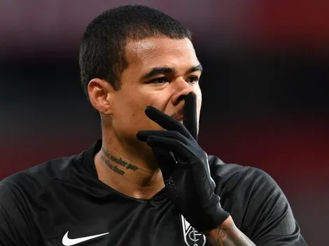 Ex-treinador de Kenedy lamenta falta de oportunidades do atacante do Flamengo na Europa