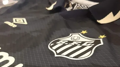Vaza suposta nova camisa do Santos