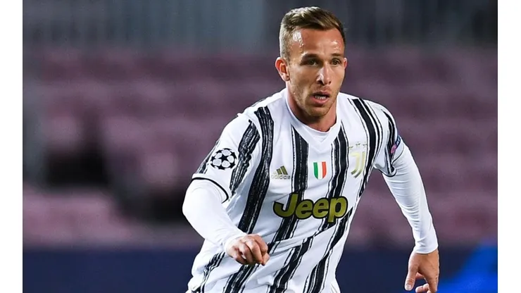 Arthur em ação com a camisa da Juventus (Getty Images)