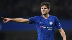 Marcos Alonso, lateral-esquerdo do Chelsea, revela que “não me ajoelha mais” em ato contra racismo. (Foto: