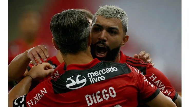 Gabigol e Diego comemoram gol do Flamengo