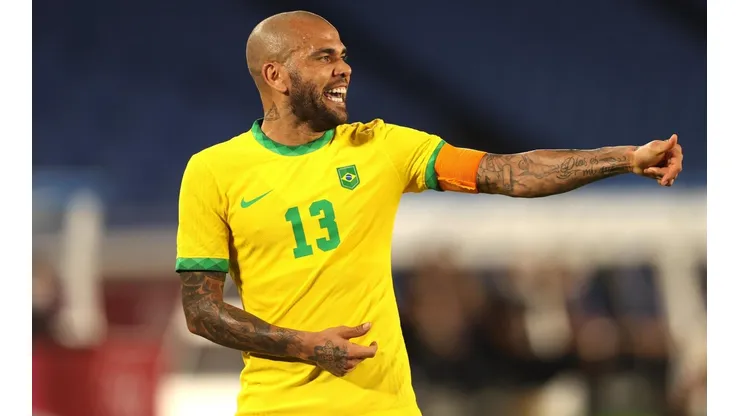 Daniel Alves despertou interesse de muitos clubes brasileiros (Foto: Getty Images)