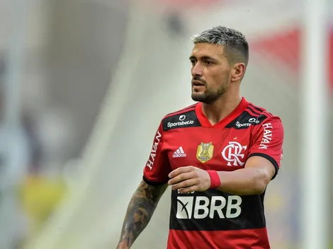 Torcida implora por presença de Arrascaeta e Filipe Luís contra o Barcelona de Guayaquil