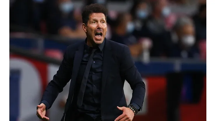 Diego Simeone durante jogo da Champions League contra o Porto (Getty Images)