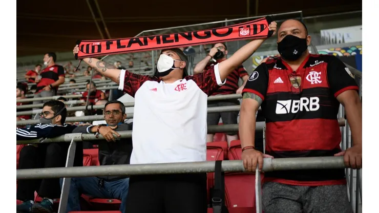 Orientação é para que os torcedores permaneçam de máscaras e mantenham distancia de dois assentos | Crédito: Mateus Bonomi/AGIF