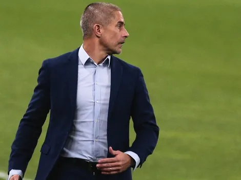 Corinthians banca permanência de Sylvinho e descarta medalhão