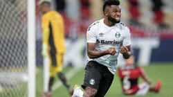 Borja foi o autor do gol que encerrou o jejum de vitórias do Grêmio contra o Flamengo (Foto: Jorge Rodrigues/AGIF)