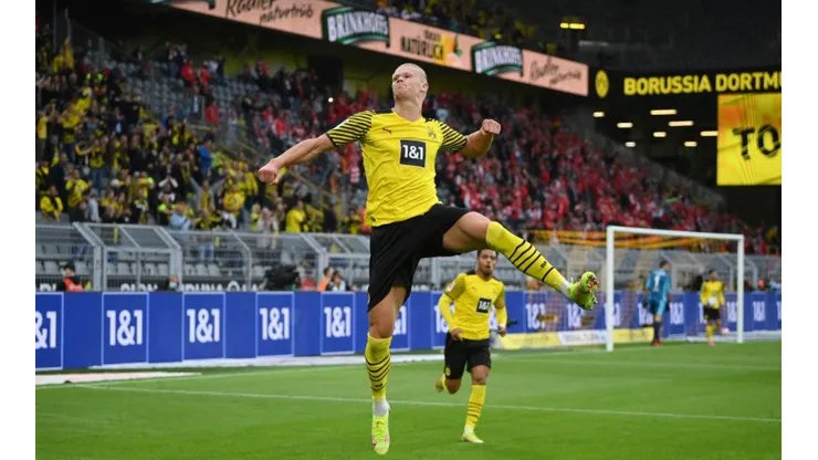 Haaland marca dois gols na vitória do Borussia Dortmund e iguala Lewandowski na artilharia do Campeonato Alemão. (Foto: Getty Images)