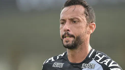 Nenê acabou substituído por um erro de informação (Foto: Thiago Ribeiro/AGIF)