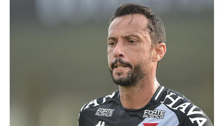Nenê acabou substituído por um erro de informação (Foto: Thiago Ribeiro/AGIF)
