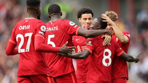 Jogadores do Liverpool comemoram um dos gols na vitória sobre o Crystal Palace (Foto: Getty Images)