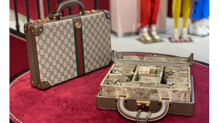 O luxuoso kit de poker da Gucci (Foto: Reta Lee/Yahoo Life SEA)