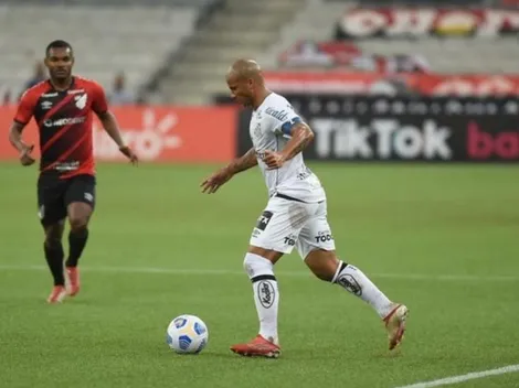 Santos: Torcedores protestam após eliminação "joga, vagabundo"