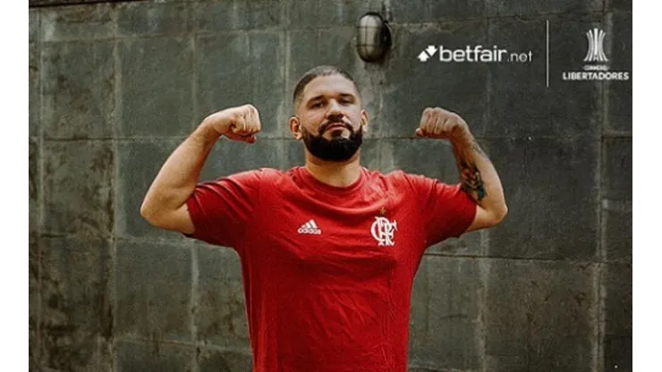 O flamenguista Guilherme negociou com manifestantes chilenos (Foto: Divulgação Betfair)