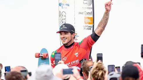 Gabriel Medina vence Filipe Toledo e se torna tricampeão do Circuito Mundial de Surfe (Foto: Getty Images)