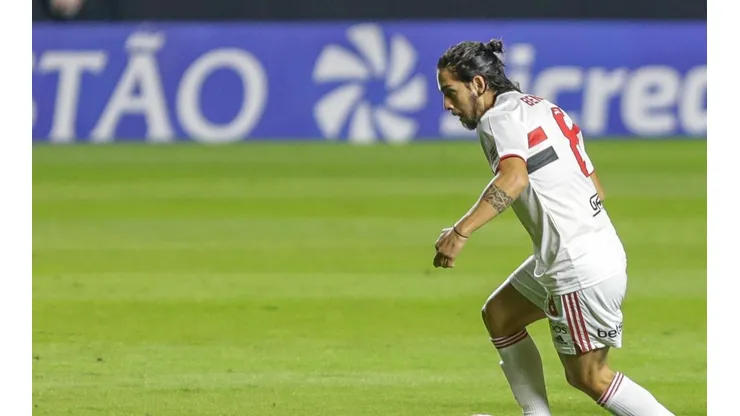 Benítez leva suspensão do STJD e desfalcará o São Paulo contra o Atlético-GO. (Foto: Marcello Zambrana/AGIF)