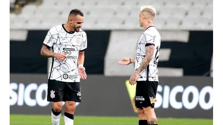Renato Augusto e Róger Guedes (Twitter/Reprodução)