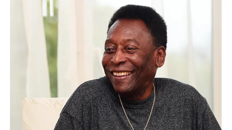 Filha de Pelé tranquiliza fãs sobre estado do pai em hospital. (Foto: Reprodução)