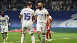 Benzema comemora um dos dois gols na vitória do Real Madrid (Getty Images)