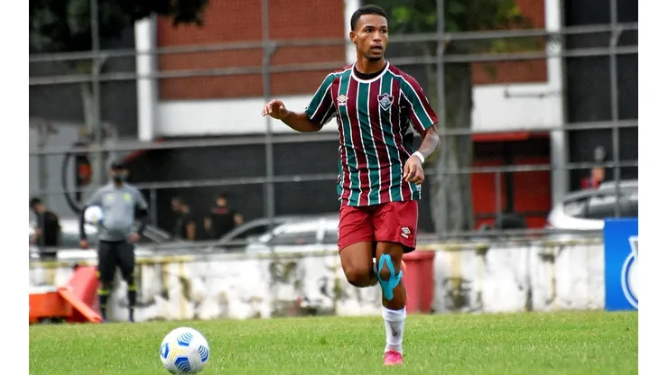 Wallace: corre por fora na disputa por lugar no time (FOTO: MAILSON SANTANA/FLUMINENSE FC/DIVULGAÇÃO)