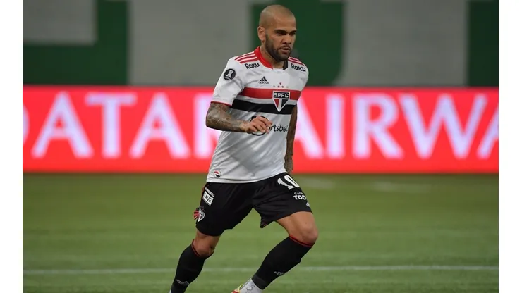 Dani Alves não joga mais pelo São Paulo