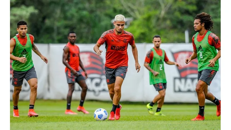Jogadores do Flamengo durante treinamento