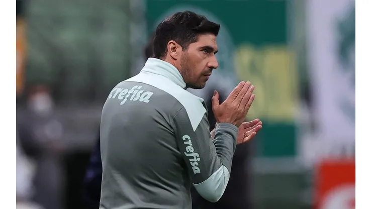 Abel Ferreira: dúvida na defesa (Foto: Cesar Greco/Palmeiras/Divulgação)