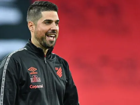 Pai de António de Oliveira apoia decisão do treinador em deixar o Athletico