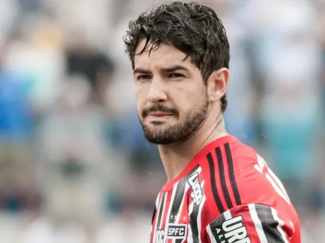 Daniel Alves deixa web tricolor indignada e comparação com Pato vem à tona