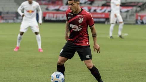 Terans: um dos destaques do Furacão na temporada (Foto: Robson Mafra/AGIF)