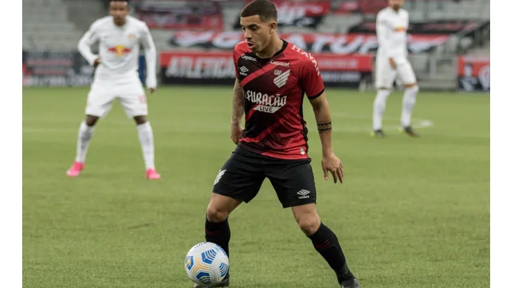 Terans: um dos destaques do Furacão na temporada (Foto: Robson Mafra/AGIF)