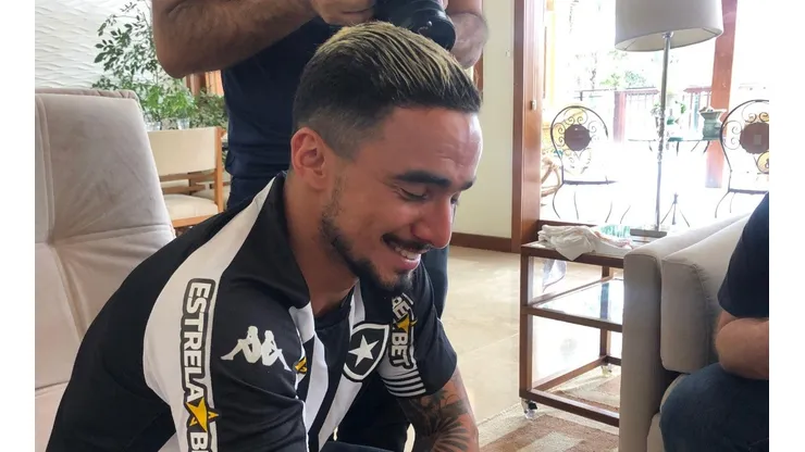 Rafael interagiu com os torcedores do Botafogo pelo Twitter do clube (Foto: Divulgação)