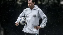 Carille assinou com o Santos até 2022