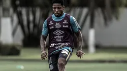 Jogador foi as redes sociais negar a informação de que estaria treinando normalmente | Crédito: Divulgação Santos