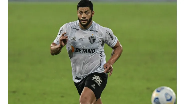 Veja os jogadores que mais chutam a gol no Brasileirão. (Foto: Thiago Ribeiro/AGIF)