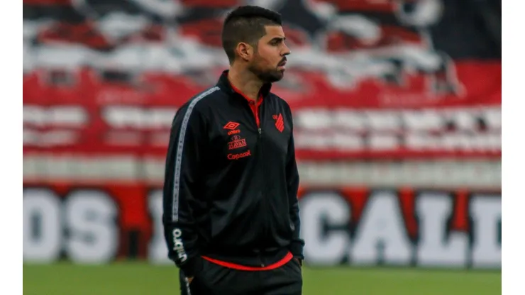 O treinador não concedeu entrevista a imprensa após a derrota | Crédito: Gabriel Machado/AGIF