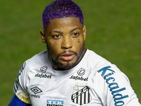 Marinho dá resposta atravessada a torcedor e volta a ser detonado na web: 'Não pisa mais em campo com a camisa do Santos'