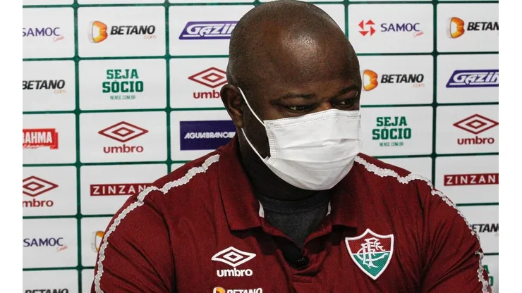 Marcão: mesmo com a vitória, cobrou concentração (FOTO: LUCAS MERÇON / FLUMINENSE F.C. / DIVULGAÇÃO)