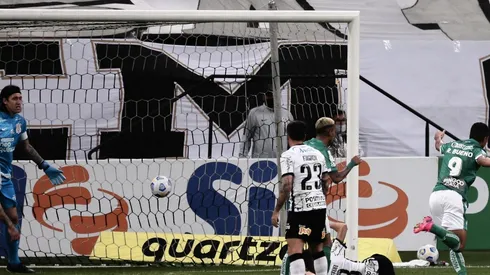 Corinthians terá desfalque na defesa contra o Atlético-GO, pelo Campeonato Brasileiro. (Foto: Ettore Chiereguini/AGIF)