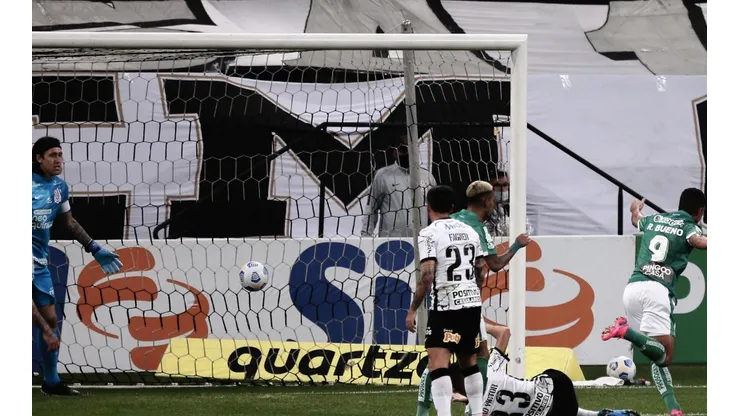 Corinthians terá desfalque na defesa contra o Atlético-GO, pelo Campeonato Brasileiro. (Foto: Ettore Chiereguini/AGIF)