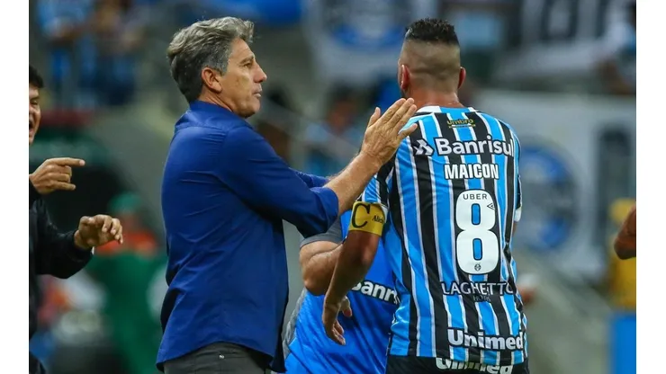 Renato e Maicon: volante quer seguir exemplo do ex-treinador (Foto: Lucas Uebel/Grêmio/Divulgação)