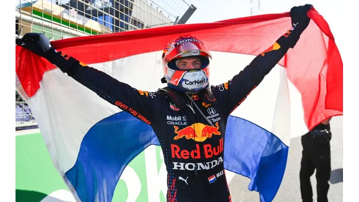 Verstappen lidera de ponta a ponta e é o primeiro piloto holandês a vencer em seu país